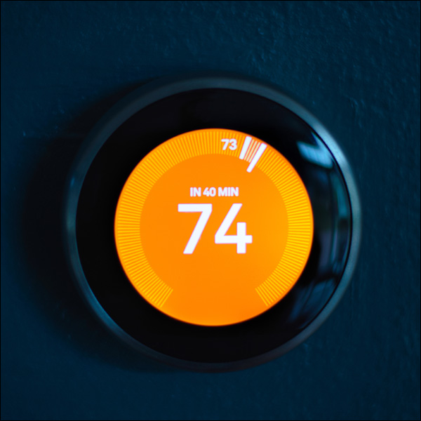 https://zonahcp.com/wp-content/uploads/2024/01/AIRZ-Air-Conditioning-Landing-Page-Thermostat.jpg