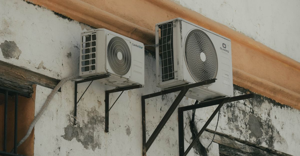 Who installs correctly sized central air conditioners for older Tucson homes?