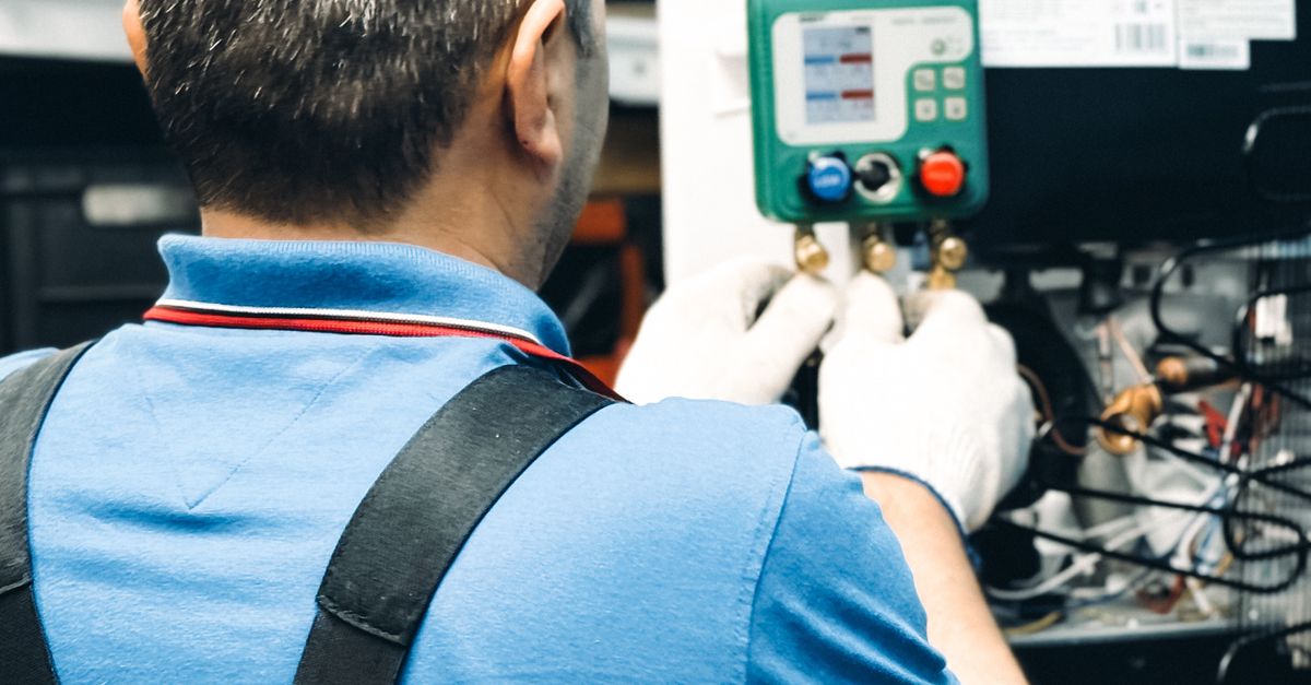What should a Tucson heat pump installation quote include before I sign a contract?
