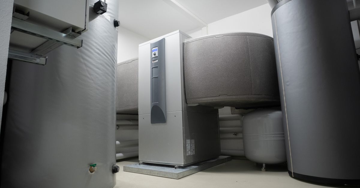 Who can repair a heat pump in Marana that is stuck in heating or cooling mode?